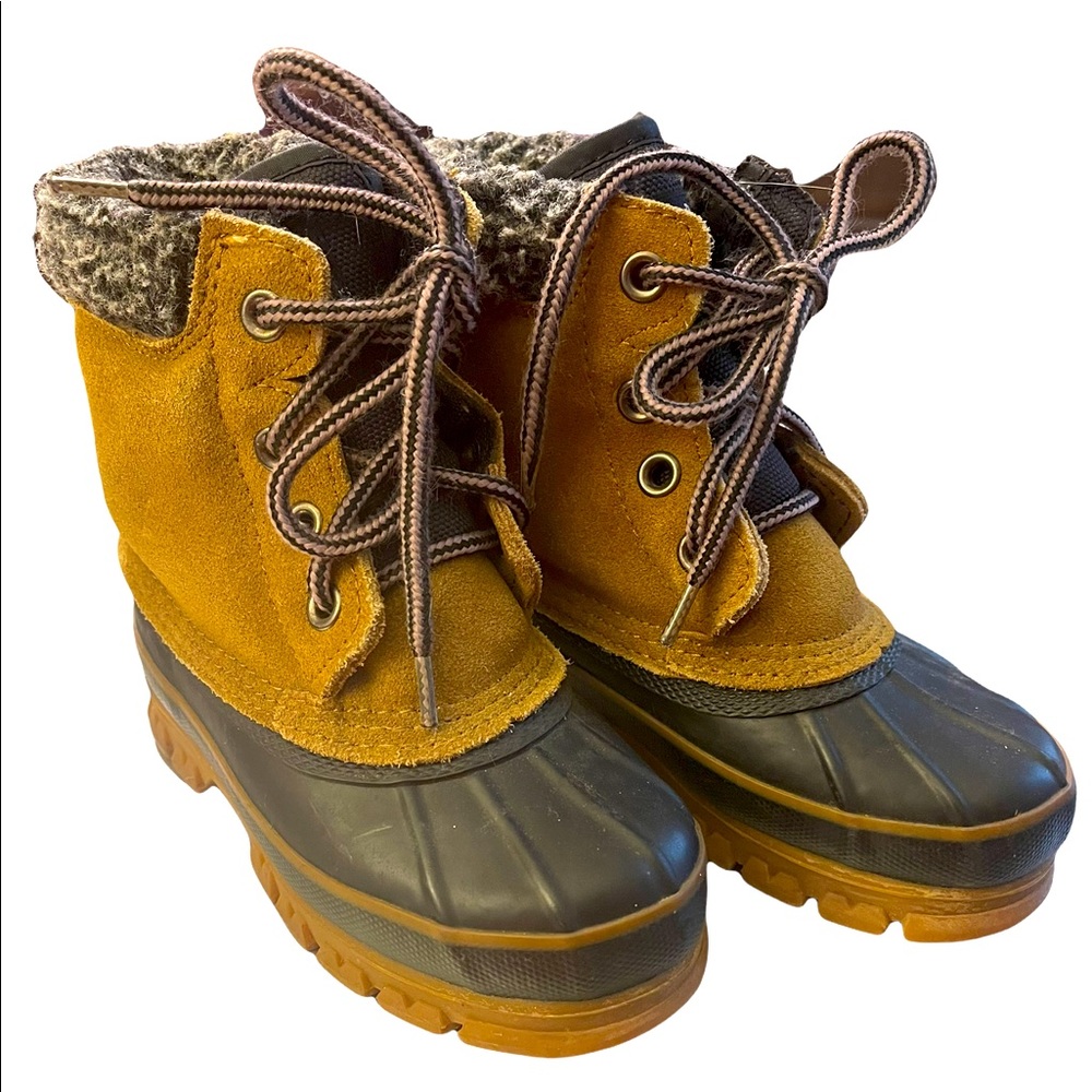 Thermo Lite kids winter duck boots.